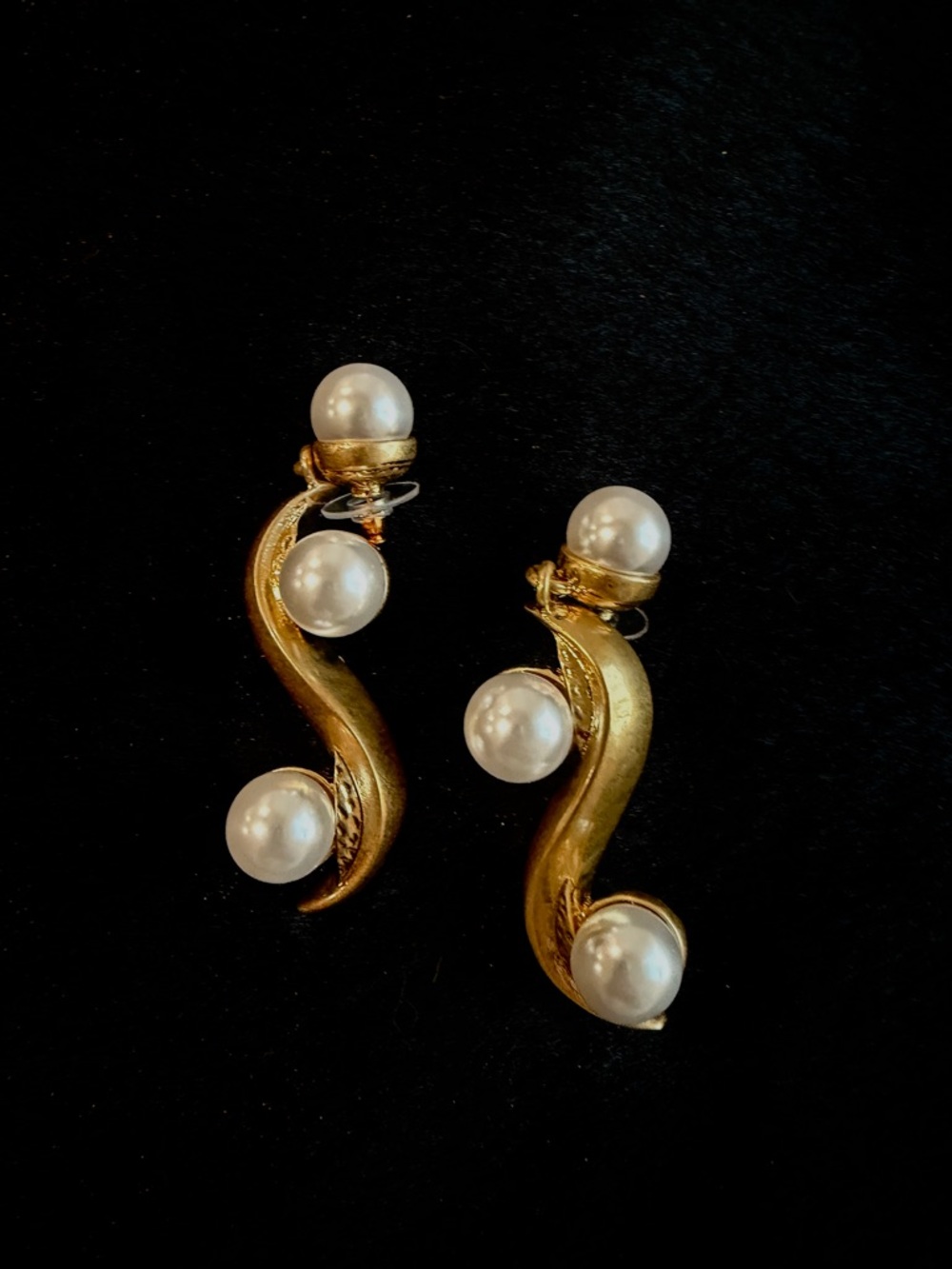 Oscar de la Renta Gold Pearl Earrings